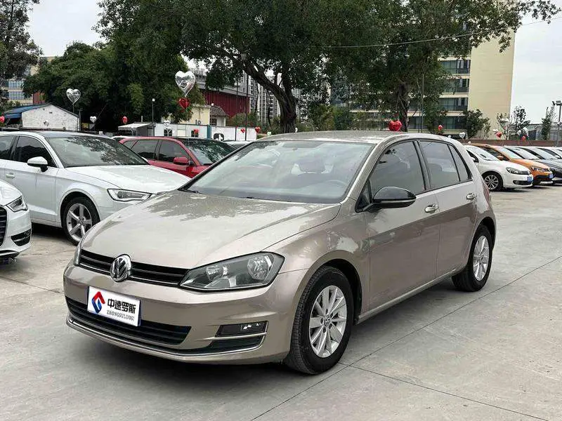 Golf 2016 1.6L Automatic Fashion Model