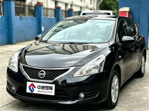 TIIDA 2011 1.6L CVT Comfort รุ่น