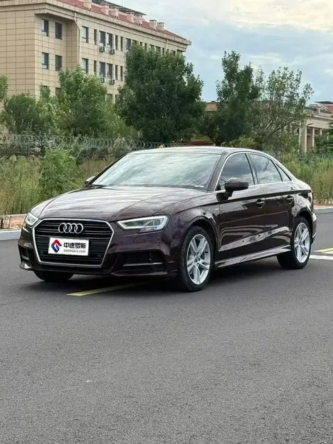 Audi A3 2018 30th Anniversary Limousine 35 TFSI Progressive