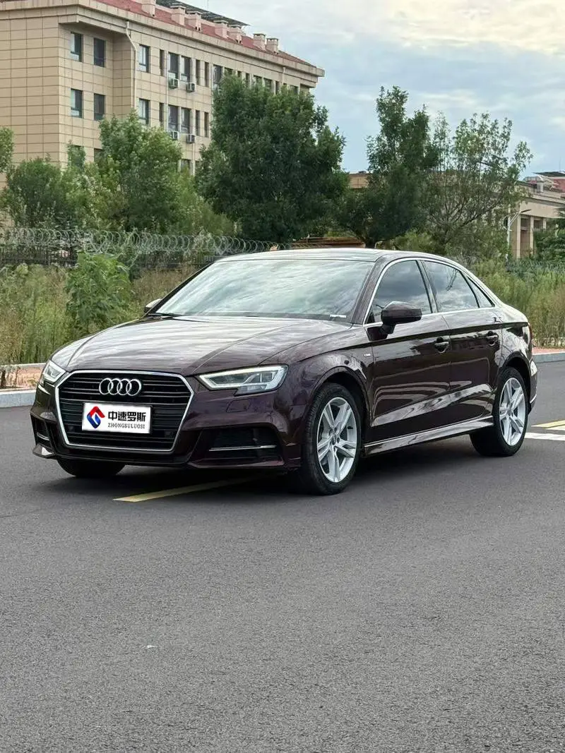 Audi A3 2018 30th Anniversary Limousine 35 TFSI Progressive