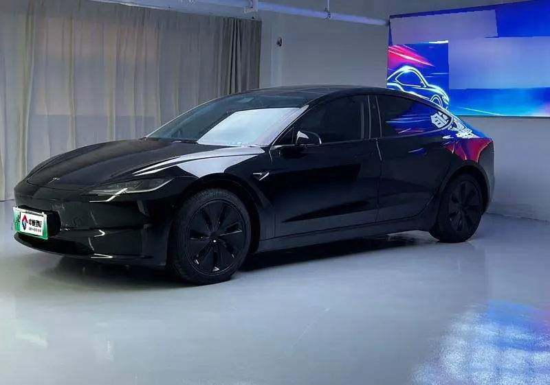 Model 3 2025 rear-wheel drive version
