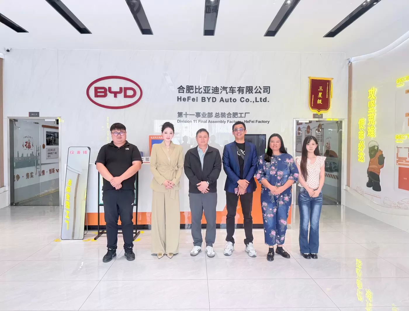 Airport pick-up of an overseas car buyer by our China team